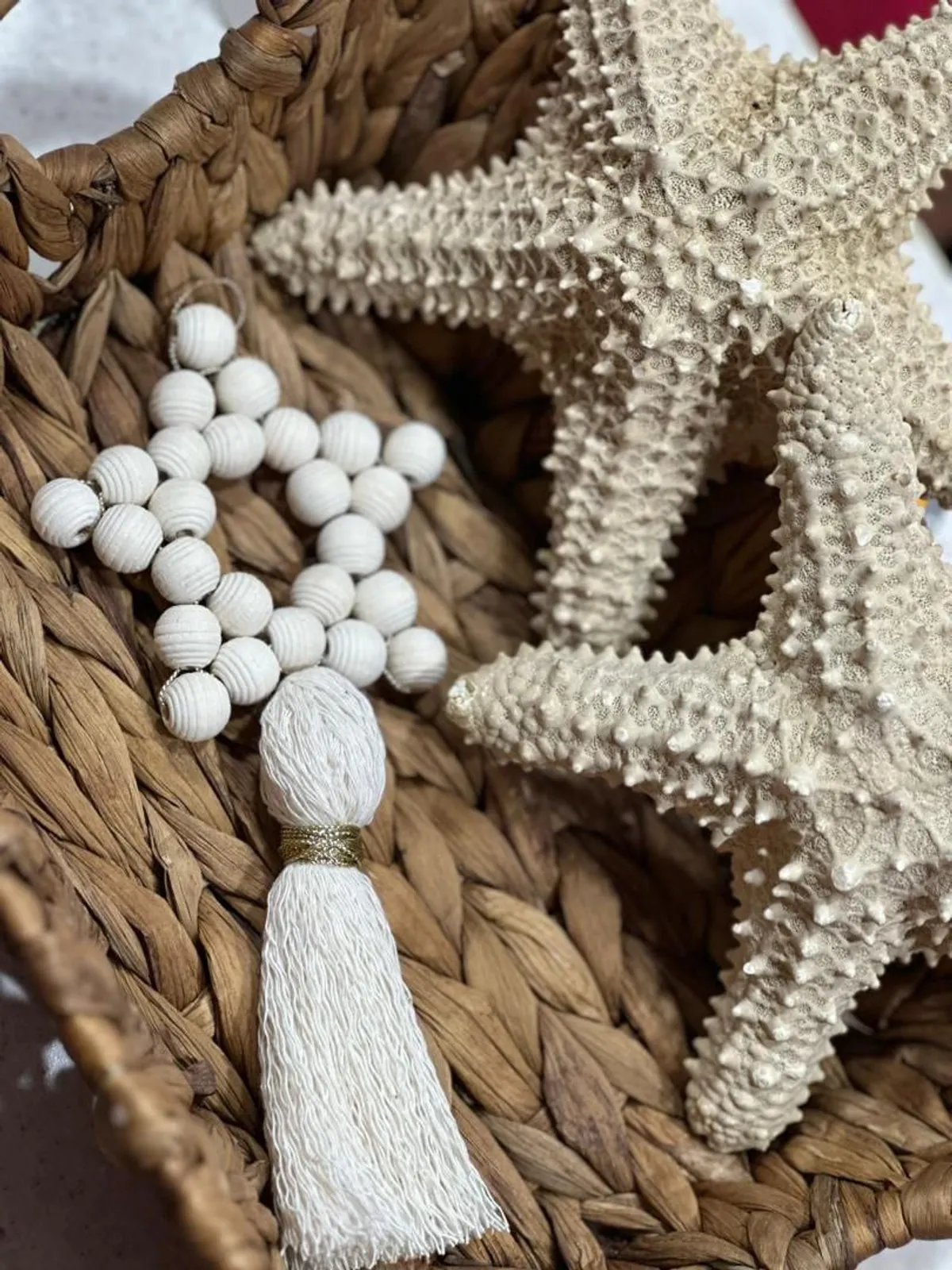 آویز منگوله ای مکرومه با مهره چوبی، نمای دیگر