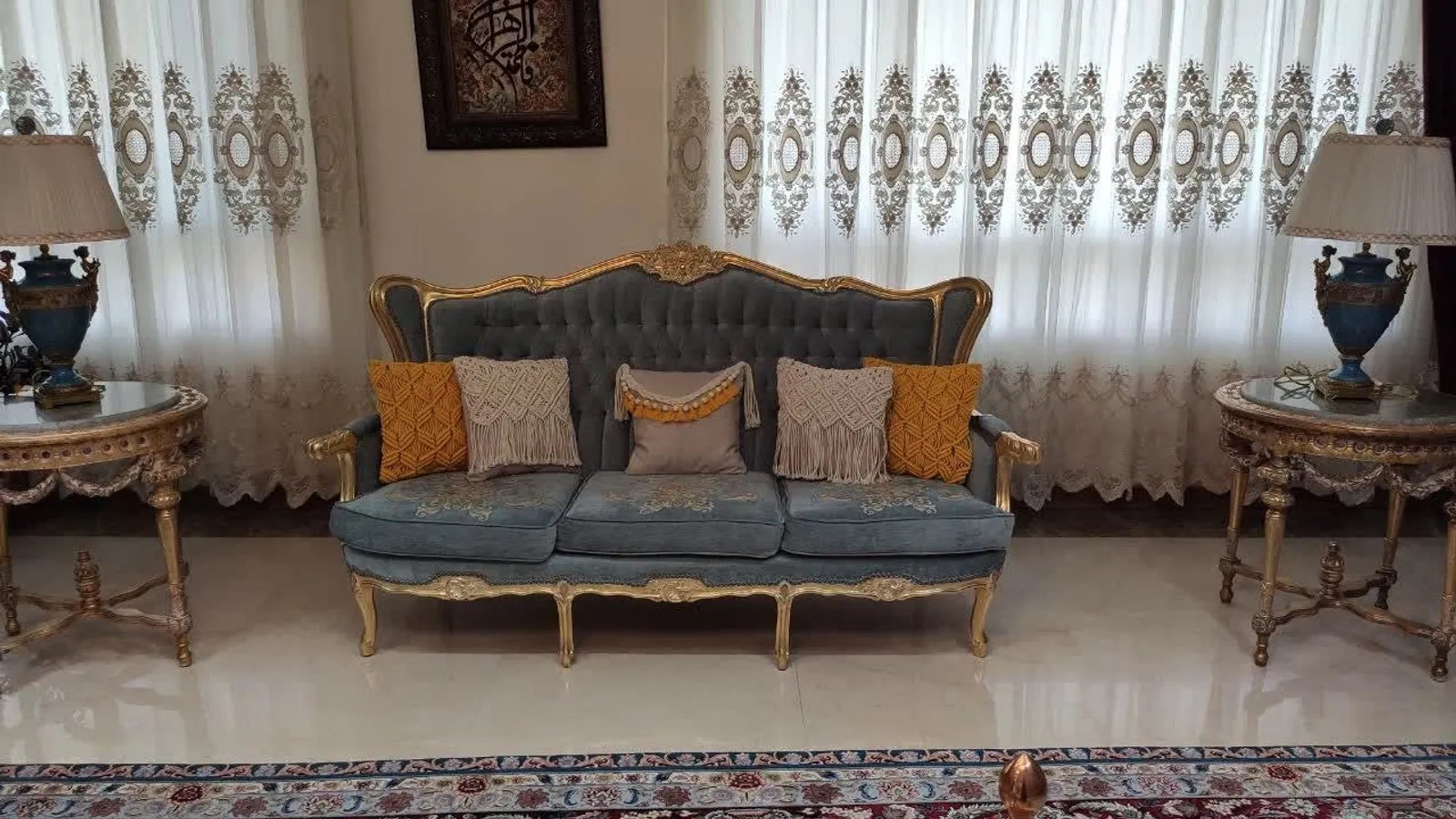 کاور کوسن مکرومه کرم و خردلی، نمای دیگر