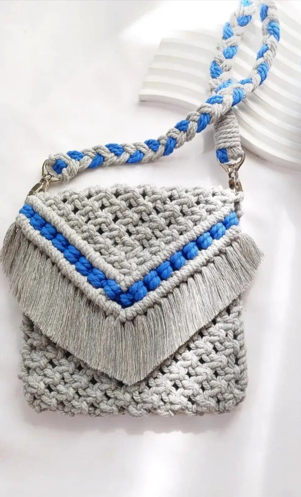 کیف دوشی مکرومه طوسی و آبی
